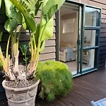 Auckland Coastal Hideaway Castor Bay Beach