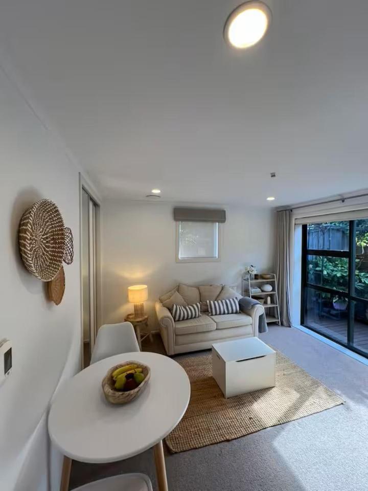 Coastal Hideaway Castor Bay Guest house